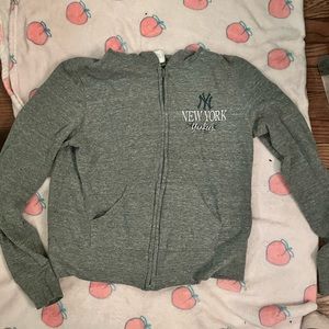 Gray Yankees zip up hoodie, size medium